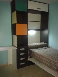 Dormitorio juvenil diseñado a medida en Sevilla