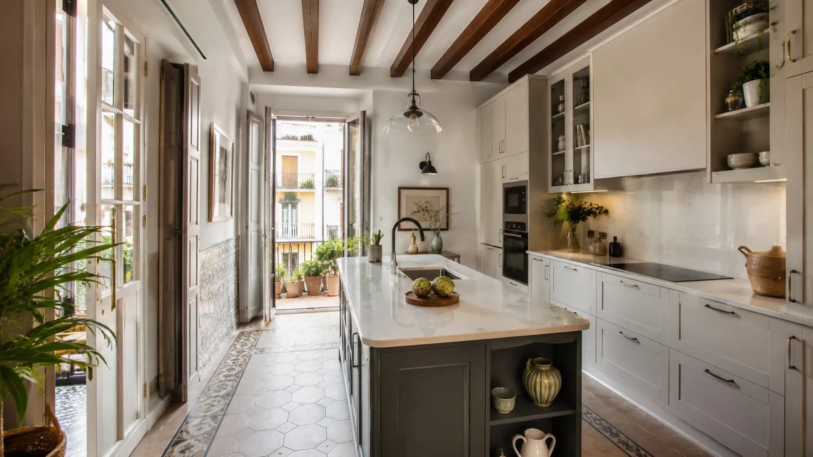 Cocina personalizada integrada en una vivienda de Triana