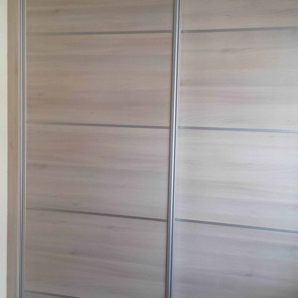 Armario puertas correderas estilo japonés en roble